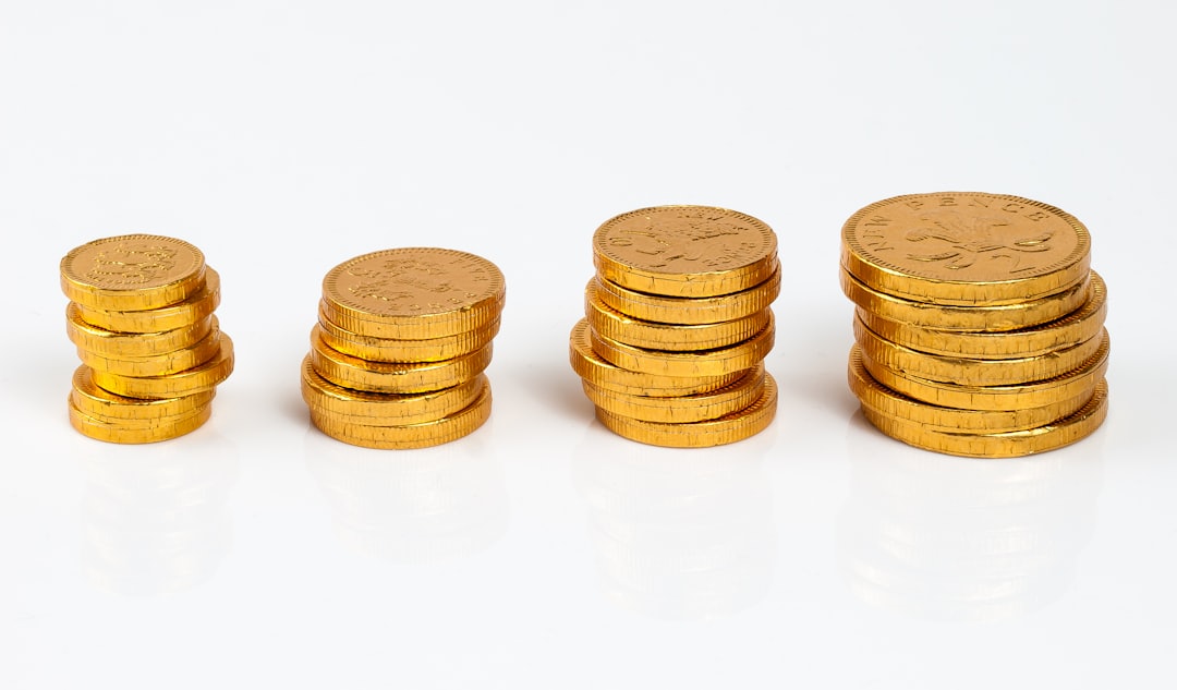 Tumpukan koin sebagai ilustrasi bonus deposit harian
